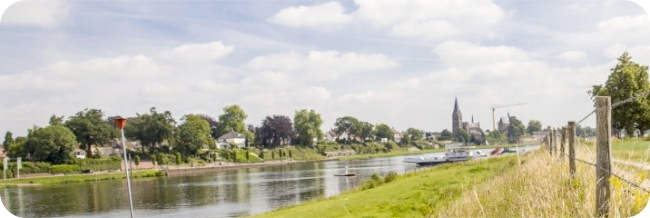 Limburgs dorp aan de rivier